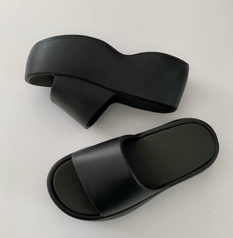 厚底 サンダル 軽量 美脚 身長アップ 通気性 ベージュ コーデに最適