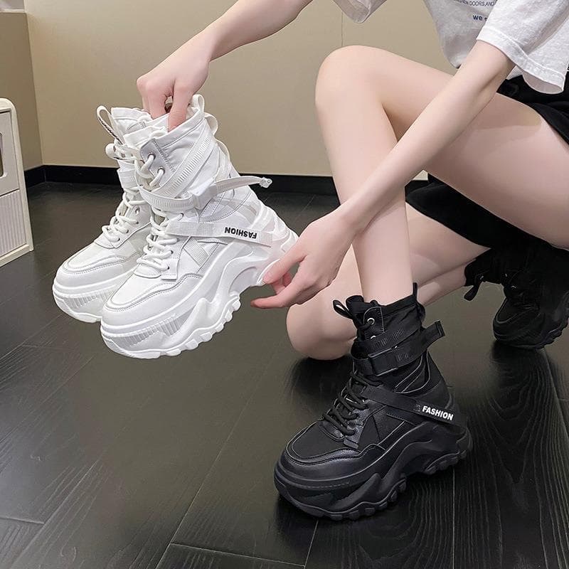 【波状ソール×スタイルアップ×韓国系】+5.5cm厚底ハイカットスニーカー