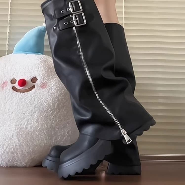 ベルト×ジッパー厚底ロングブーツ|シワ加工×波デザインで個性派スタイルに