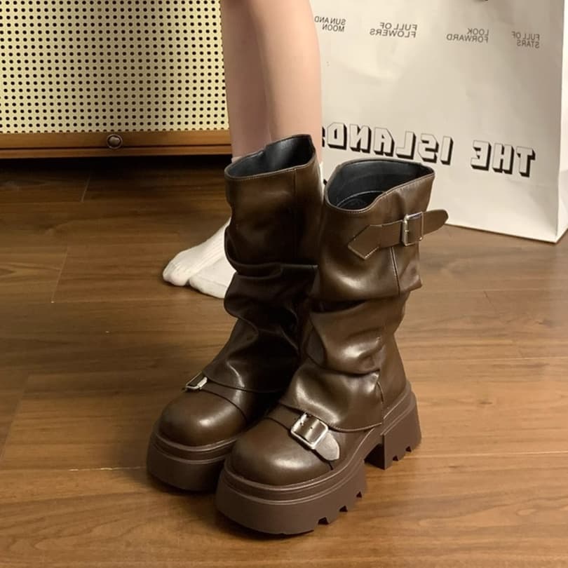 【厚底5cm×ゆる履き口】バックル付きミドルブーツ｜こなれ感×脚長シルエット