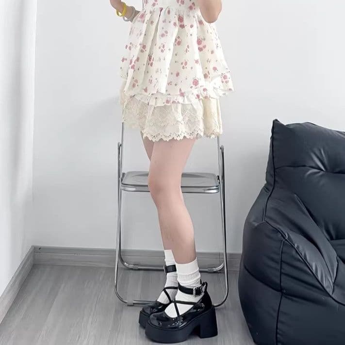 アンクルベルト×クロスストラップ|スタイル映え厚底パンプス