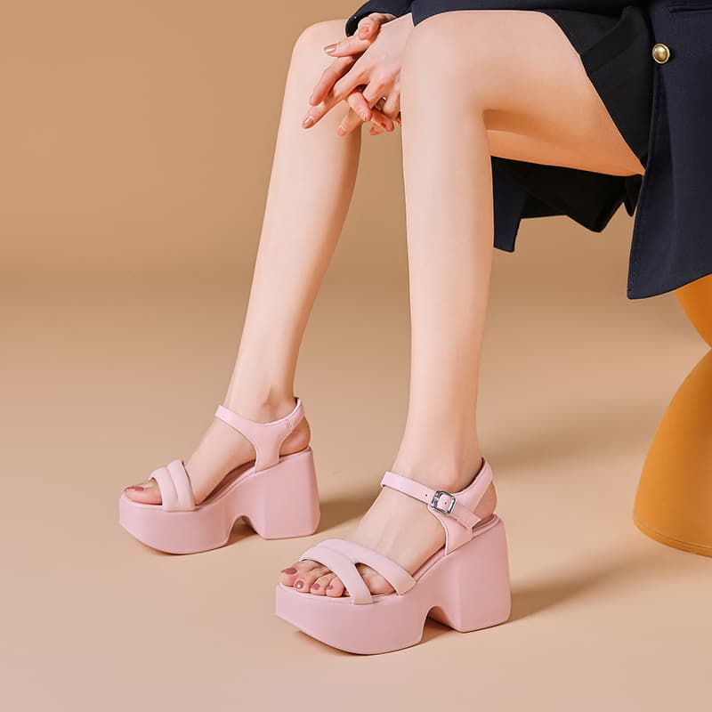 クッション厚底ストラップサンダル｜牛革×快適×美脚設計