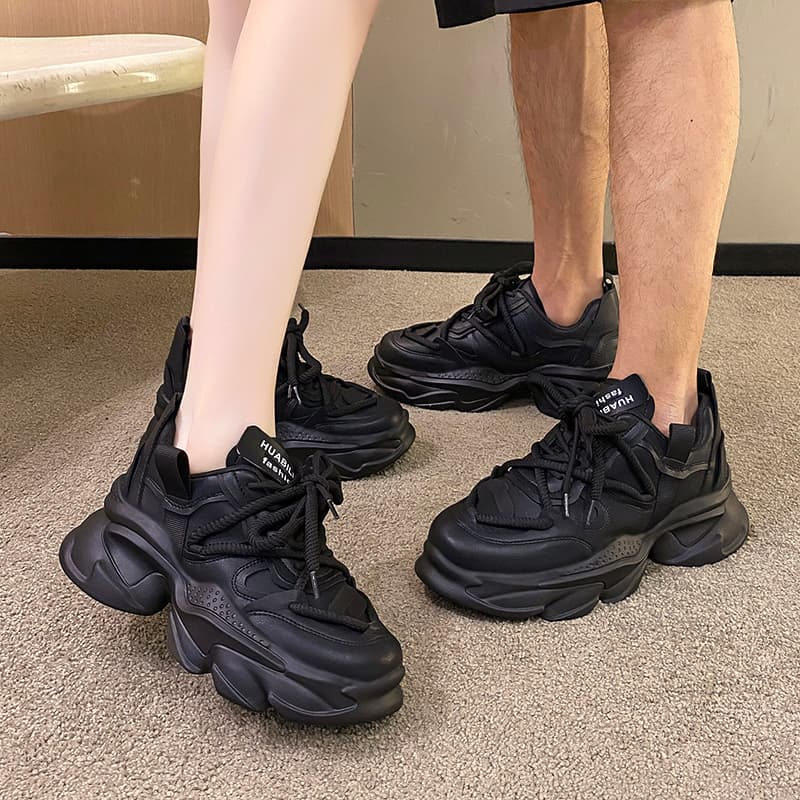 【グリップソール × 通気性メッシュ × 厚底9cm】厚底軽量スポーツシューズ