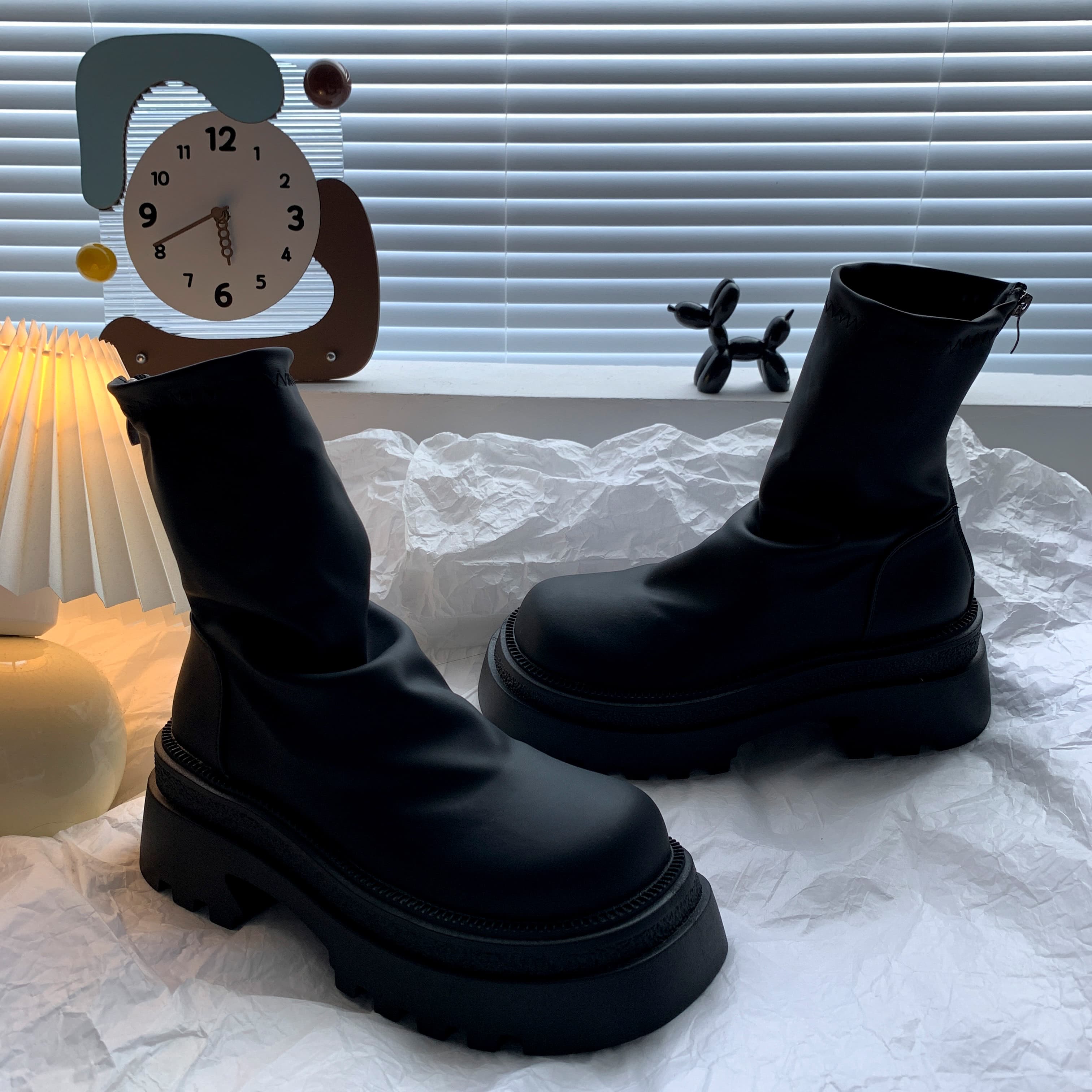 【厚底×チャンキーソール×高見え素材】モダンブーツ｜5.5cmヒール・ブラック単色
