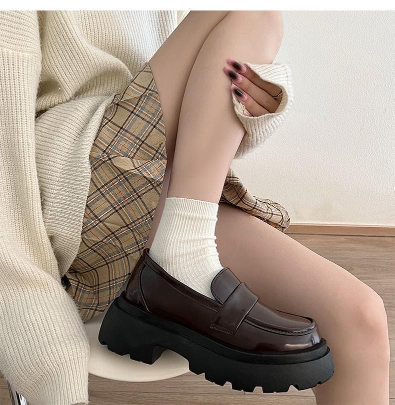 【光沢×厚底×ペニーストラップ】上品ローファー｜美脚見え×学院風×大人カジュアル