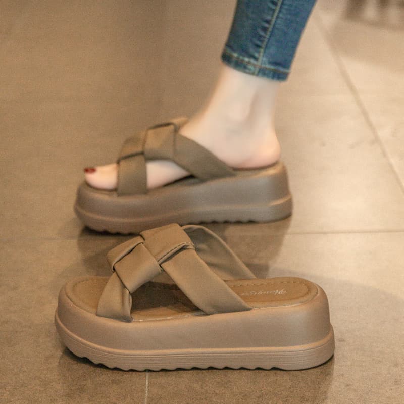 クロス厚底サンダル｜6cmヒール×通気性×夏コーデ