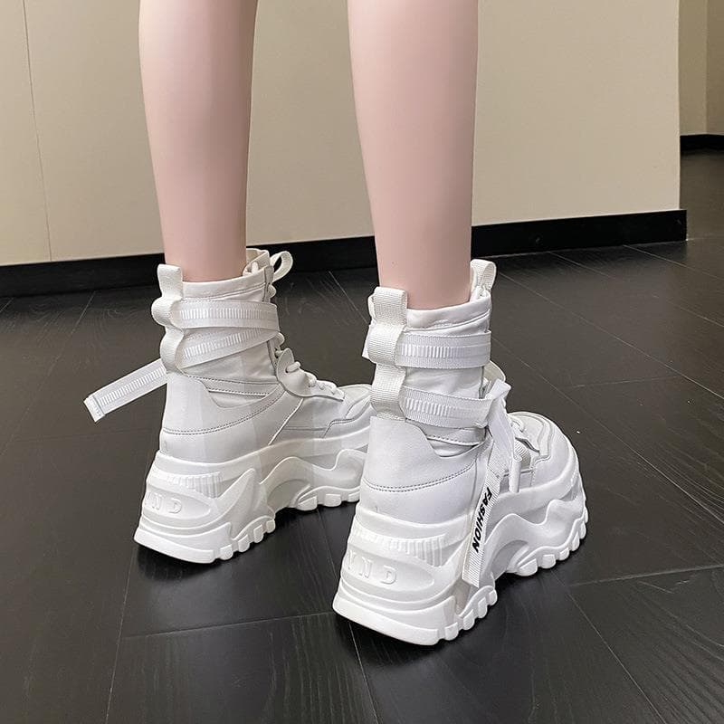 【波状ソール×スタイルアップ×韓国系】+5.5cm厚底ハイカットスニーカー