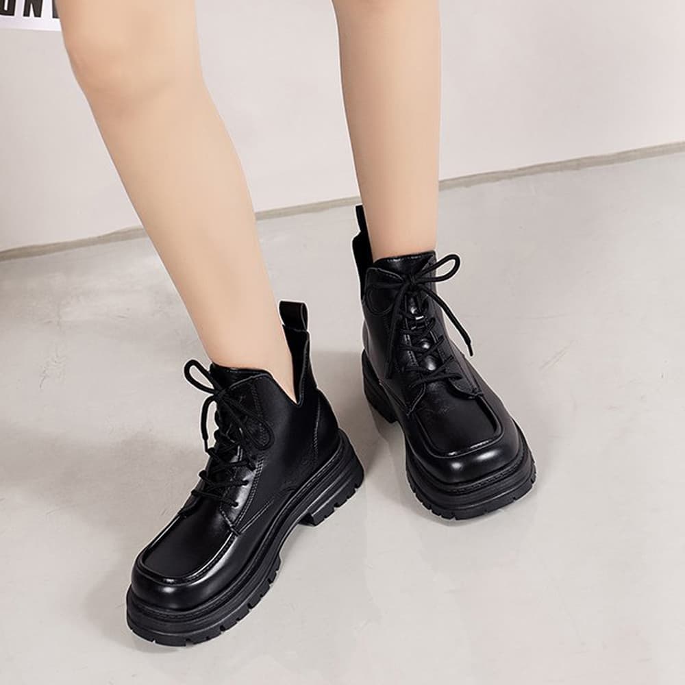 【美脚×定番】厚底編み上げブーツ｜4cmヒール×Vカット×脚長シルエット