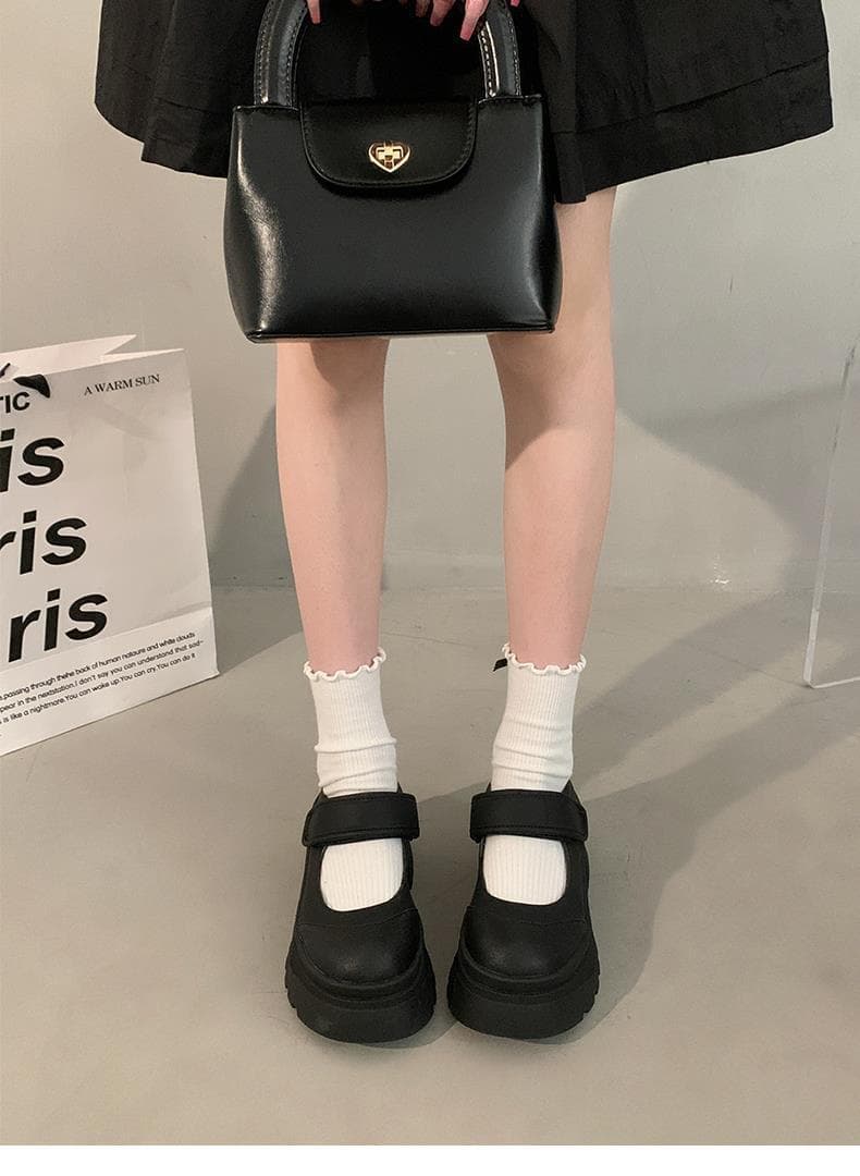 面ファスナー×厚底メリージェーン｜安定感×可愛さパンプス