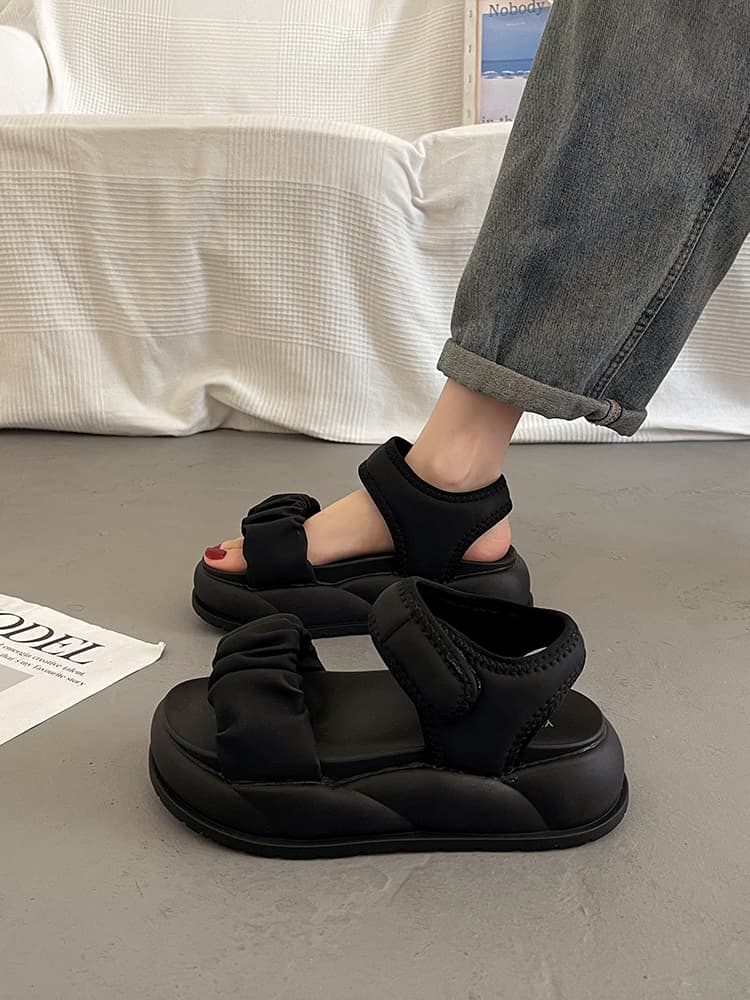 【柔らかシワ加工 × 調整式バックル × 厚底7.5cm】厚底通気性サンダル