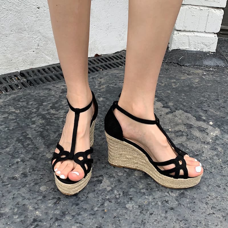 【ジュートデザイン × 通気性 × リゾート系】+5.5cm厚底クロスストラップサンダル
