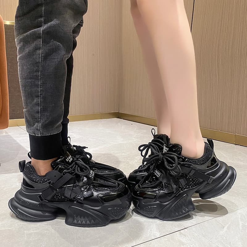 【波型デザイン × 光沢素材 × 厚底5cm】厚底軽量スポーツシューズ