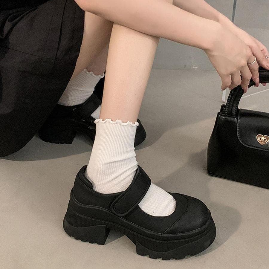 面ファスナー×厚底メリージェーン｜安定感×可愛さパンプス