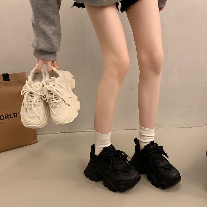 【波型ソール×軽量クッション×韓国系】+6.0cm厚底スニーカー｜オフホワイト/ブラック・25.5cm対応