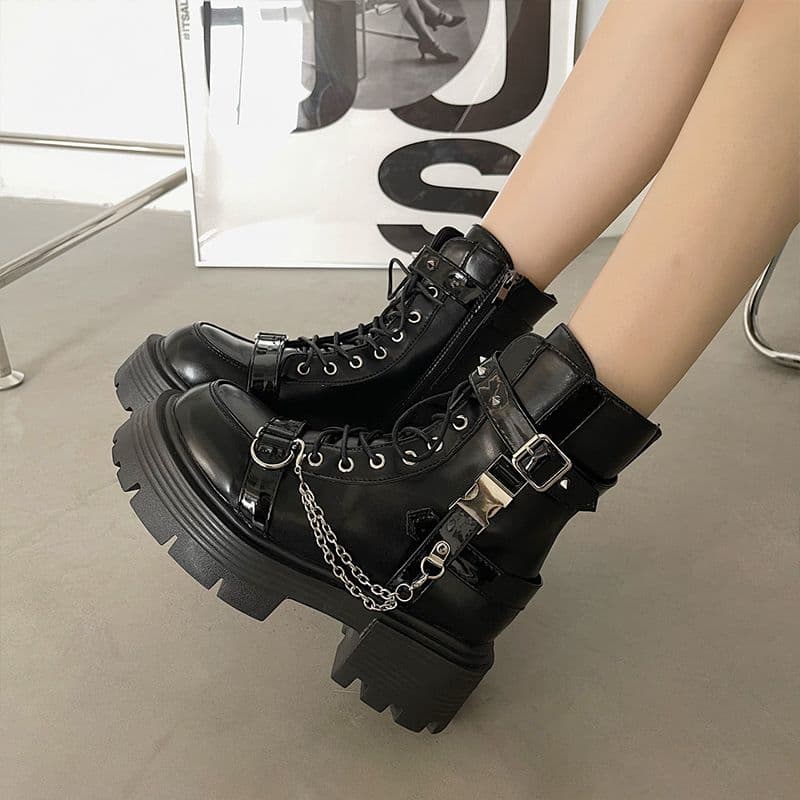 【チェーン飾り × 金属アクセ × 厚底6.0cm】厚底重厚感ブーツ