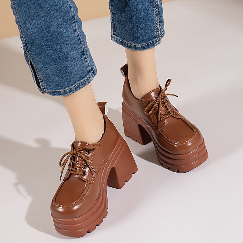 【編み上げ×脚長効果×モード】+6.5cm厚底 スタイルアップショートブーツ