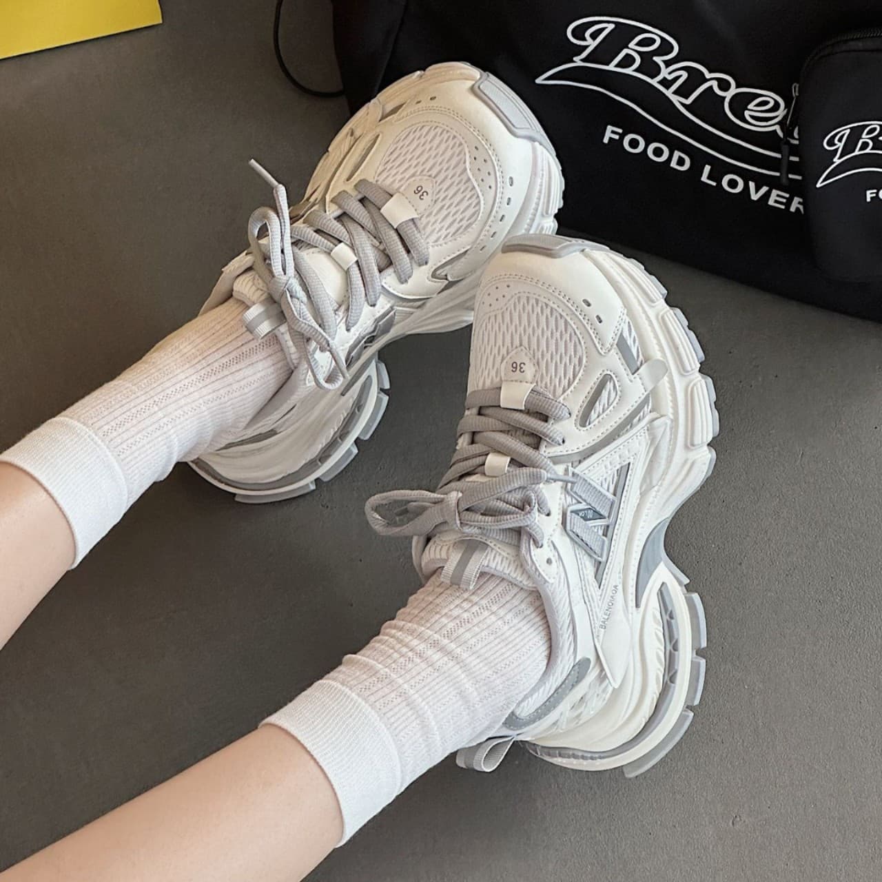 【衝撃吸収 × メッシュ素材 × 厚底5cm】厚底通気性スポーツシューズ