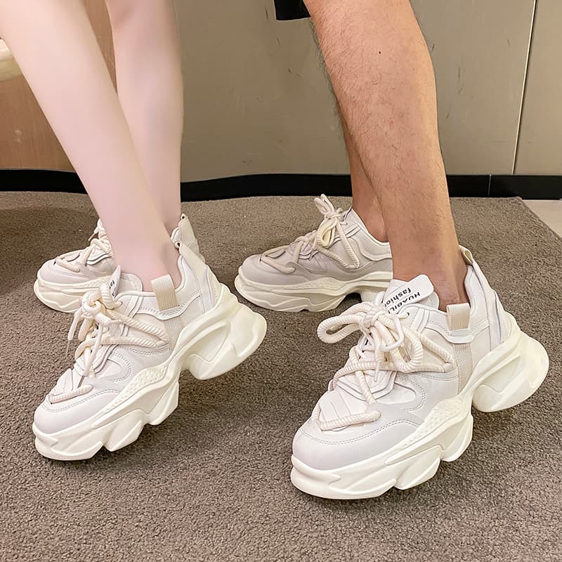 【グリップソール × 通気性メッシュ × 厚底9cm】厚底軽量スポーツシューズ
