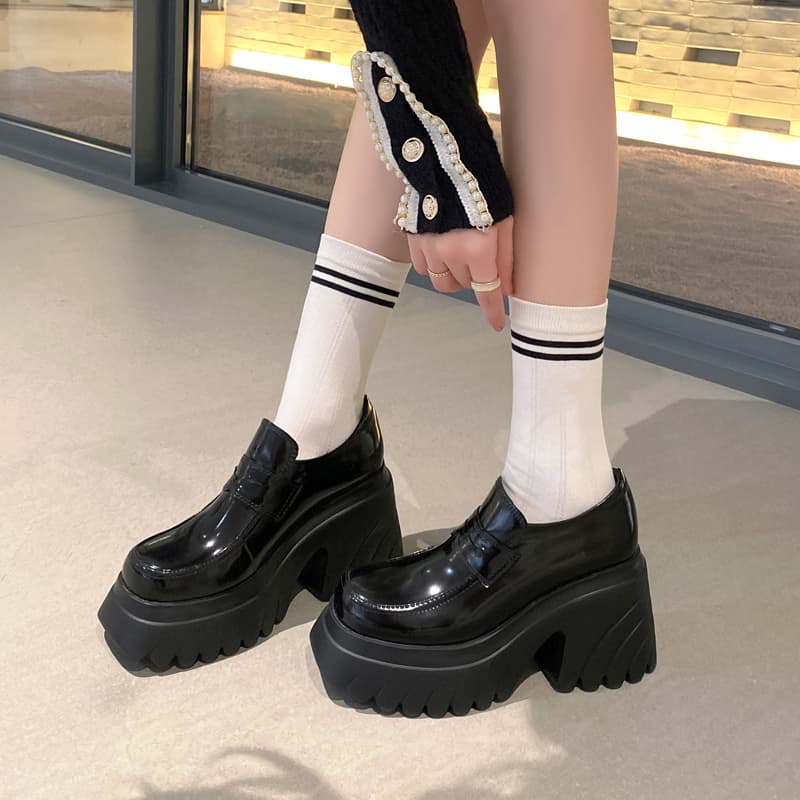 【厚底×ブーツライク×快適設計】万能ローファースニーカー｜3色展開・26.5cm対応