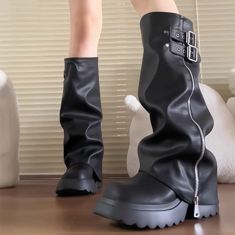 ベルト×ジッパー厚底ロングブーツ|シワ加工×波デザインで個性派スタイルに
