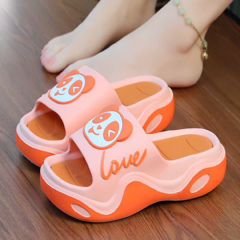 パンダ 厚底 サンダル 「パンダモチーフ ルームシューズ」「波型ソール PVC素材」「滑りにくい&身長アップ」
