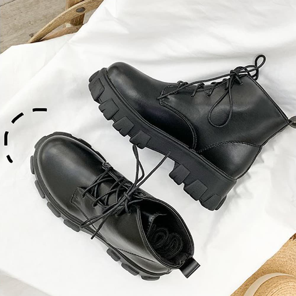 【高見え×軽量】厚底編み上げショートブーツ|5cmヒール×3.2cmストーム×韓国風