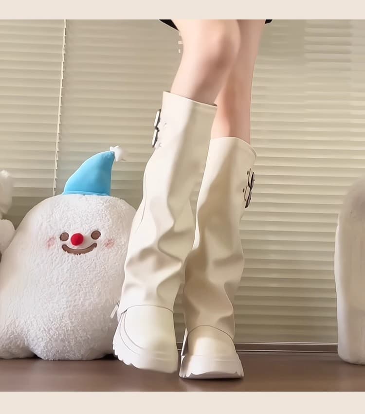 ベルト×ジッパー厚底ロングブーツ|シワ加工×波デザインで個性派スタイルに