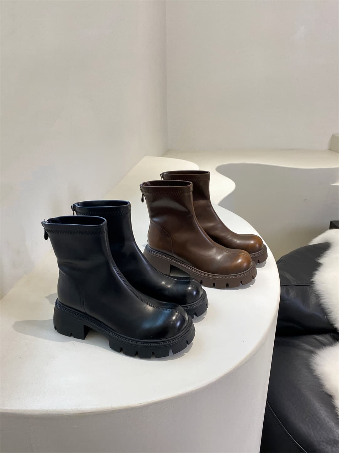 ストレッチ厚底ショートブーツ(5cmヒール)