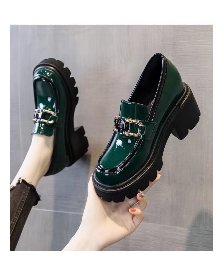 【艶エナメル×上品バックル×美脚シルエット】+5cm厚底 エナメルローファー